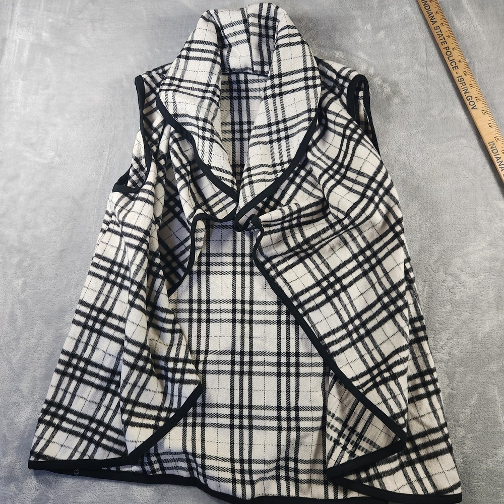 Mudpie Women One Size Black White Plaid Sleeveless Vest Shawl Collar